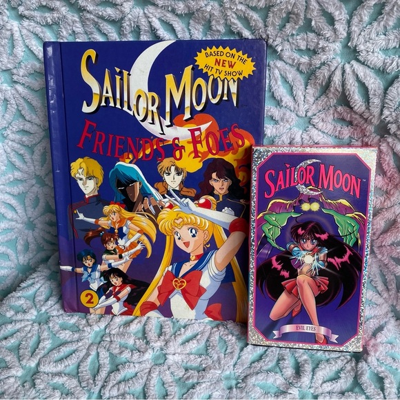 Vintage Sailor Moon VHS & Hardcover book lot - Picture 1 of 13